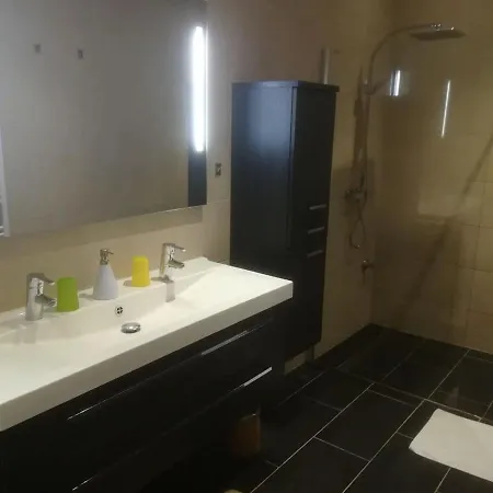 Zentral Gelegene, Sehr Ruhige Und Helle Apartament Graz