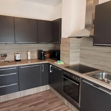 Zentral Gelegene, Sehr Ruhige Und Helle